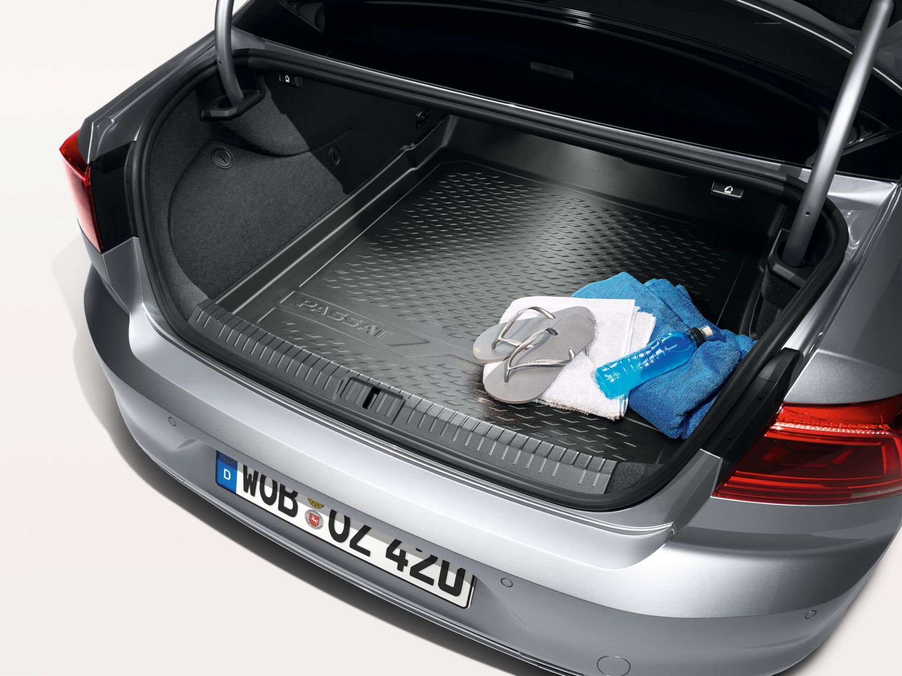 Plastová vložka do zavazadlového prostoru pro Passat (do r. 2024)