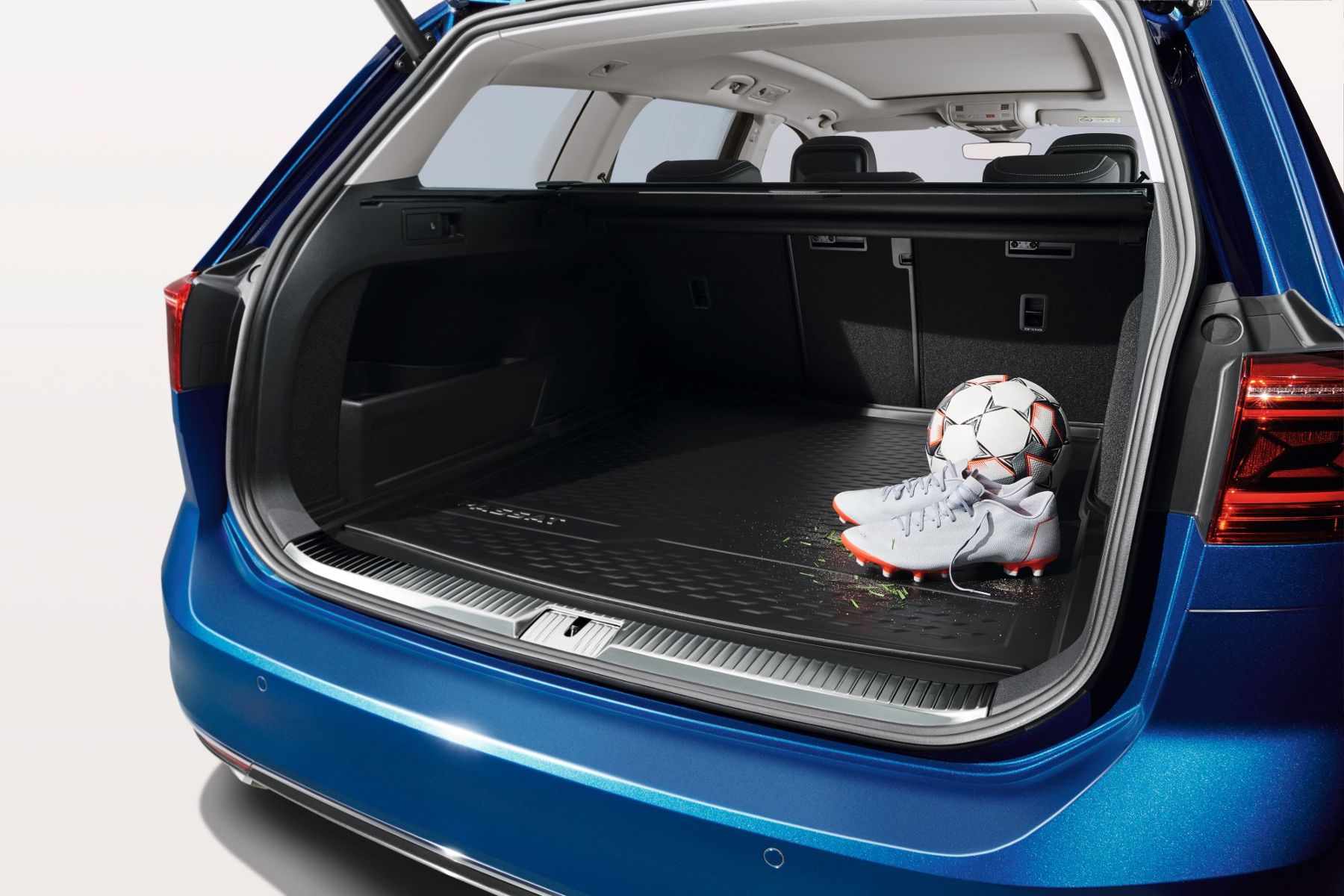 Plastová vložka do zavazadlového prostoru, Passat Variant / Alltrack (do r. 2024)